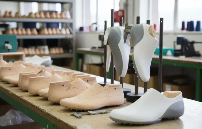 YOUR-GOLF-SHOE-PRODUCTION-LINE