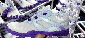OEM five toe shoes manufacturing process in a footwear factory